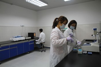 参观沧州中天华康亲子鉴定中心实验室 29